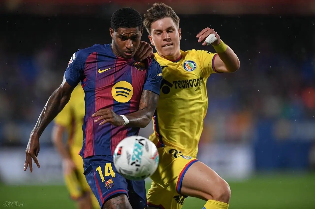 Leyu平台-曼联训练开放日，加时末段再遭质疑引欢呼，CBA常规赛在即，控场能力受关注的简单介绍